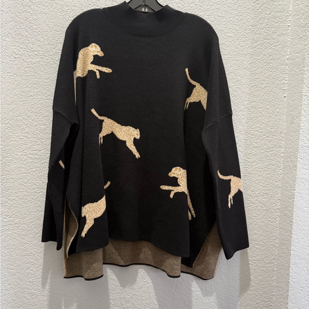 Entro Black and Cream Knit Top